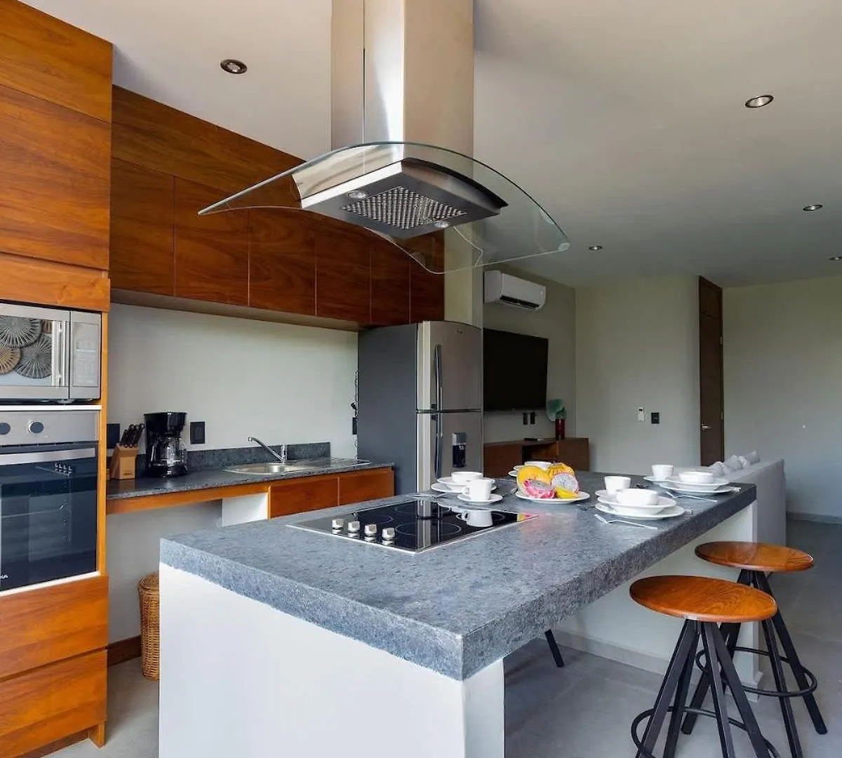 Luminous 2 Bedroom With Roof Pool Close To Hotel Zone By Waves Management Tulum